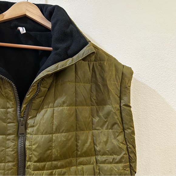 *SOLD* Free People Movement Primaloft  Green With POW Quilted Vest Size Small - Picture 5 of 10